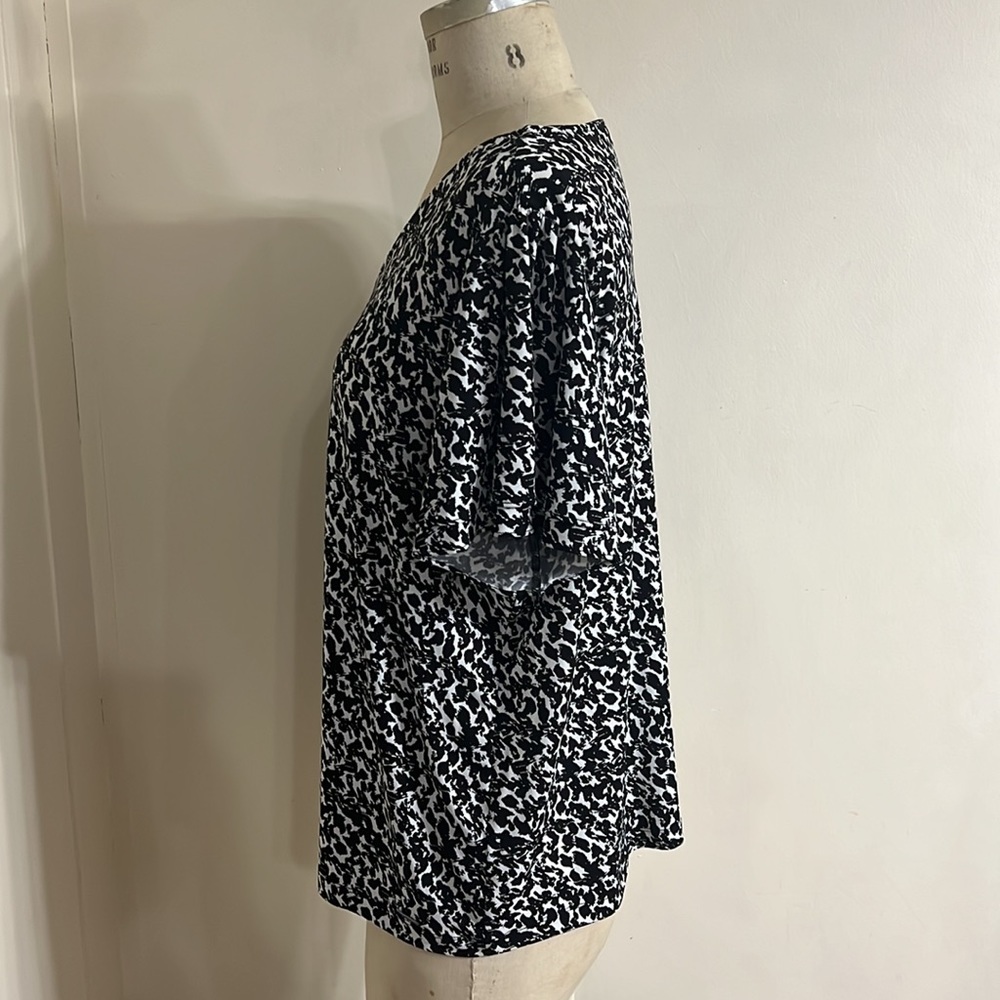 Calvin Klein Plus Size Short Double Layer Flutter Sleeve V-Neck Top - Picture 3 of 8